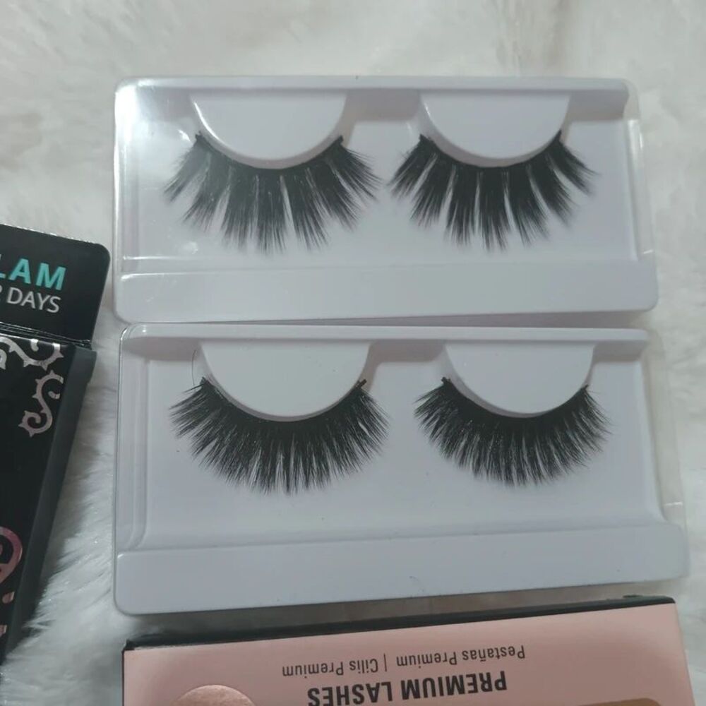 Eyelashes bundle - Picture 3 of 5